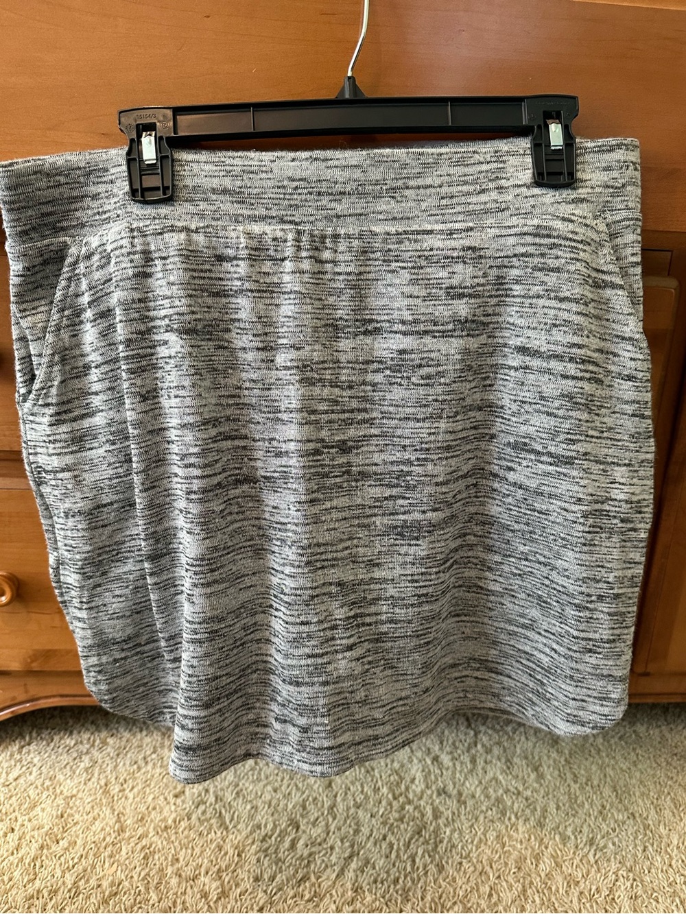 CROFT AND BARROW MARBLED COLOR SKORT